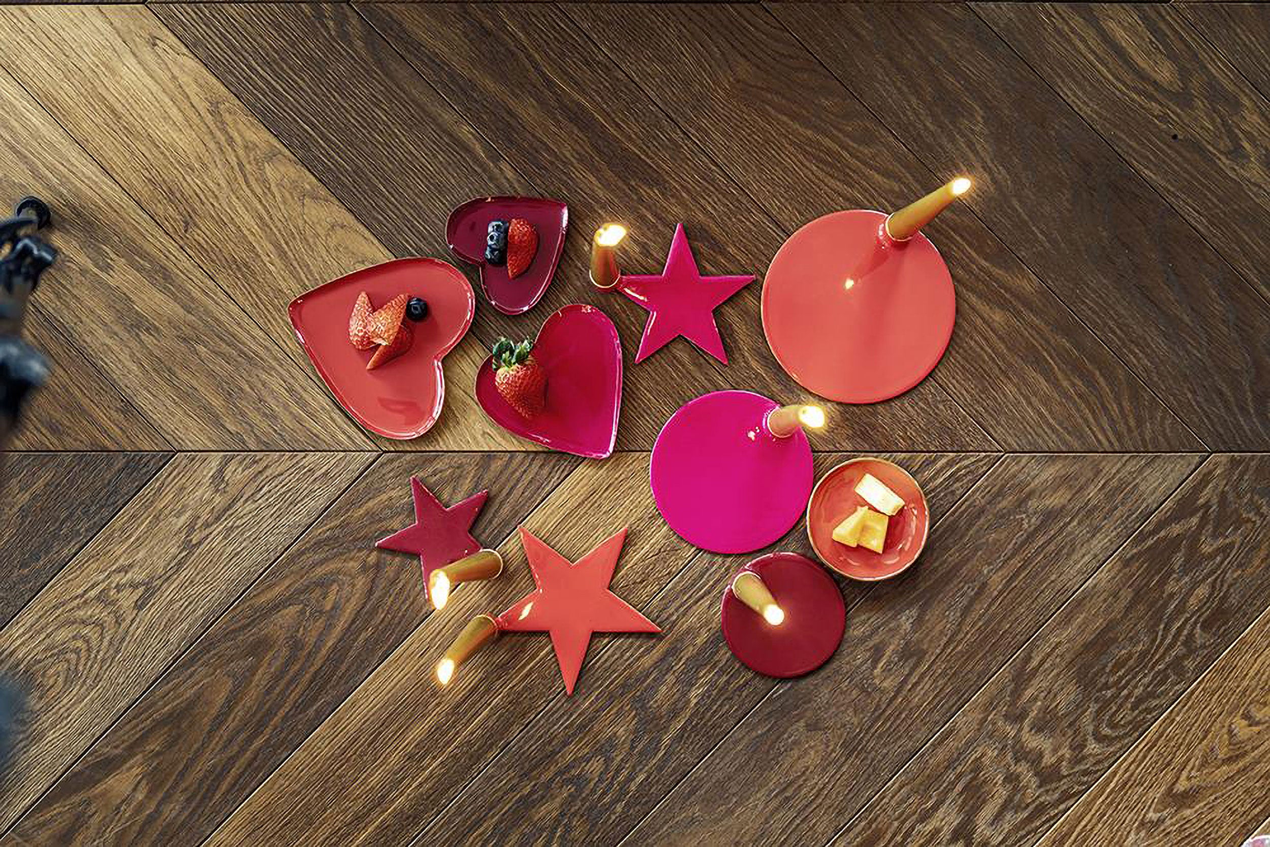 3 Portacandele Stella, Nonsolorosso - Metallo Smaltato, grande: 15x14x 3 cm h, medio: 13x12x3 cm h, piccolo: 10,5x10x3 cm h