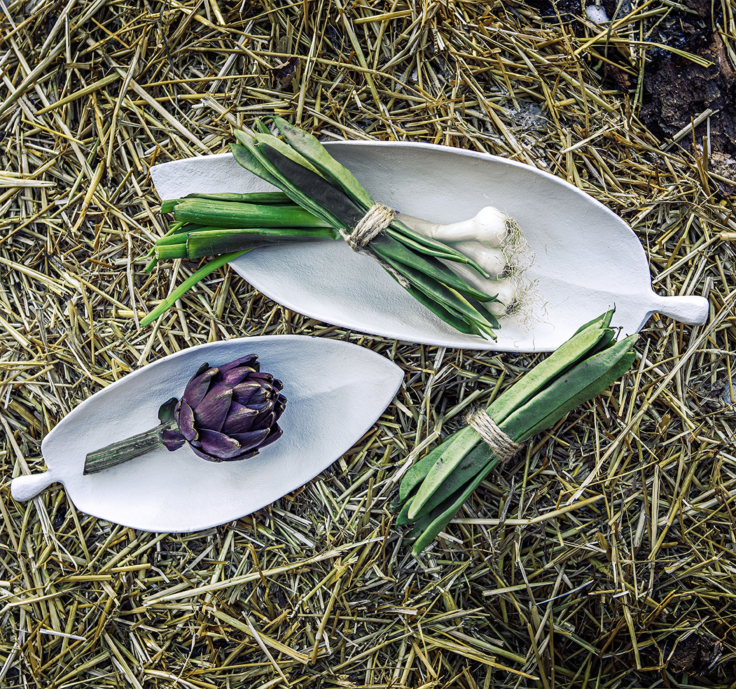 Small Leaf, Lenuvolecoipiedi - Aluminum, 36.5x14x5.5 cm