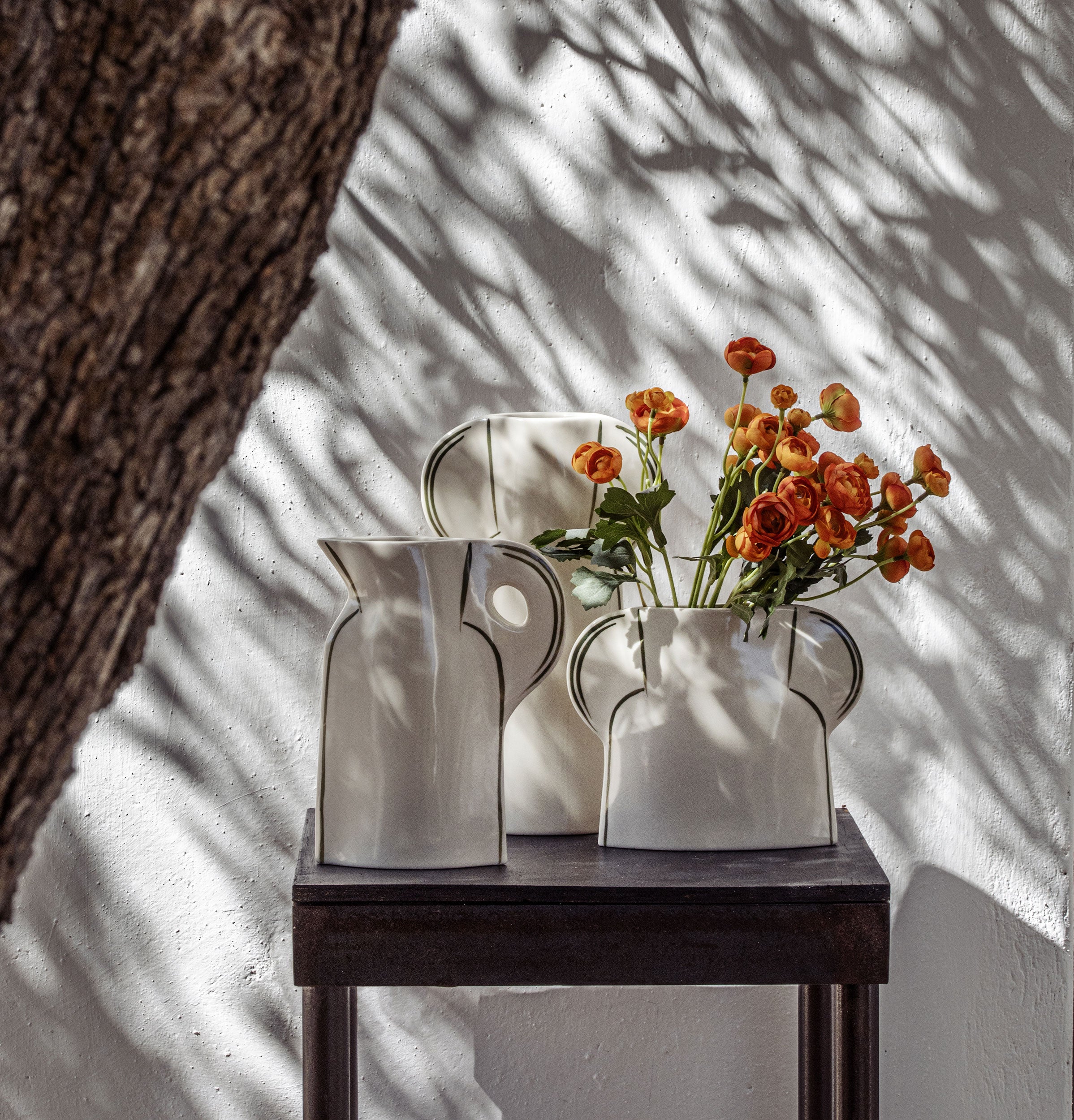 Handle Vase, Tratti - Stoneware, 19x7.2x24 cm