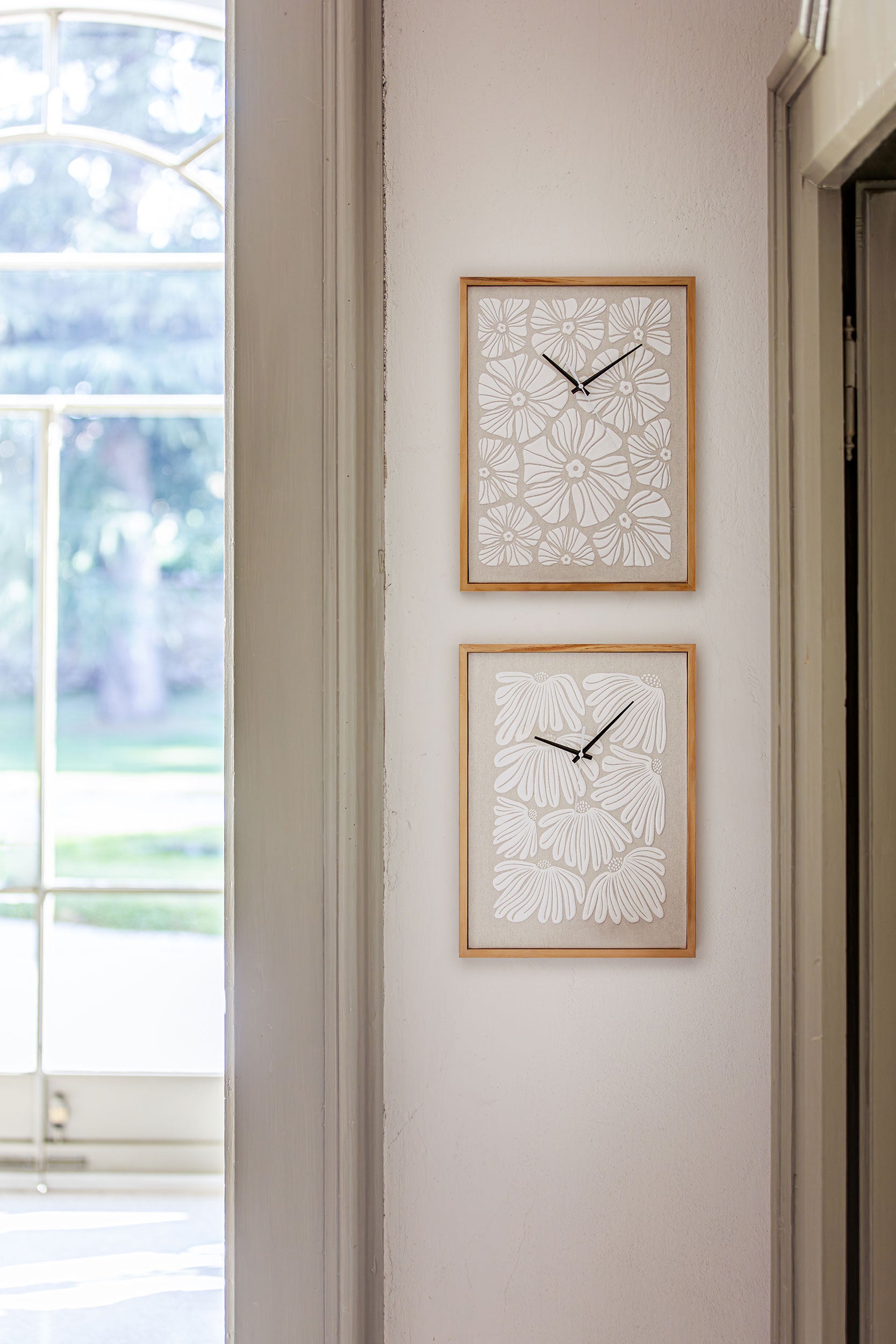 Primrose Clock, Biancofiore - Wood, 30×40×3.2