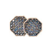 Incarta Set Vassoi Ottagono Blu - Ferro e Carta,L: L30xØ30xh7 cm
S: L26xØ26xh6 cm